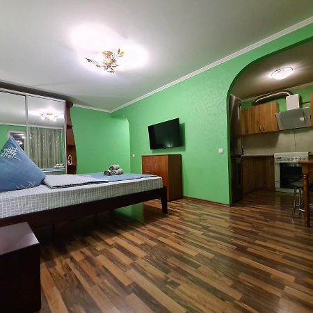 1-Room View Apartment Near Inturist On Sobornyi Avenue 143, By Grandhome Zaporizhia Zewnętrze zdjęcie
