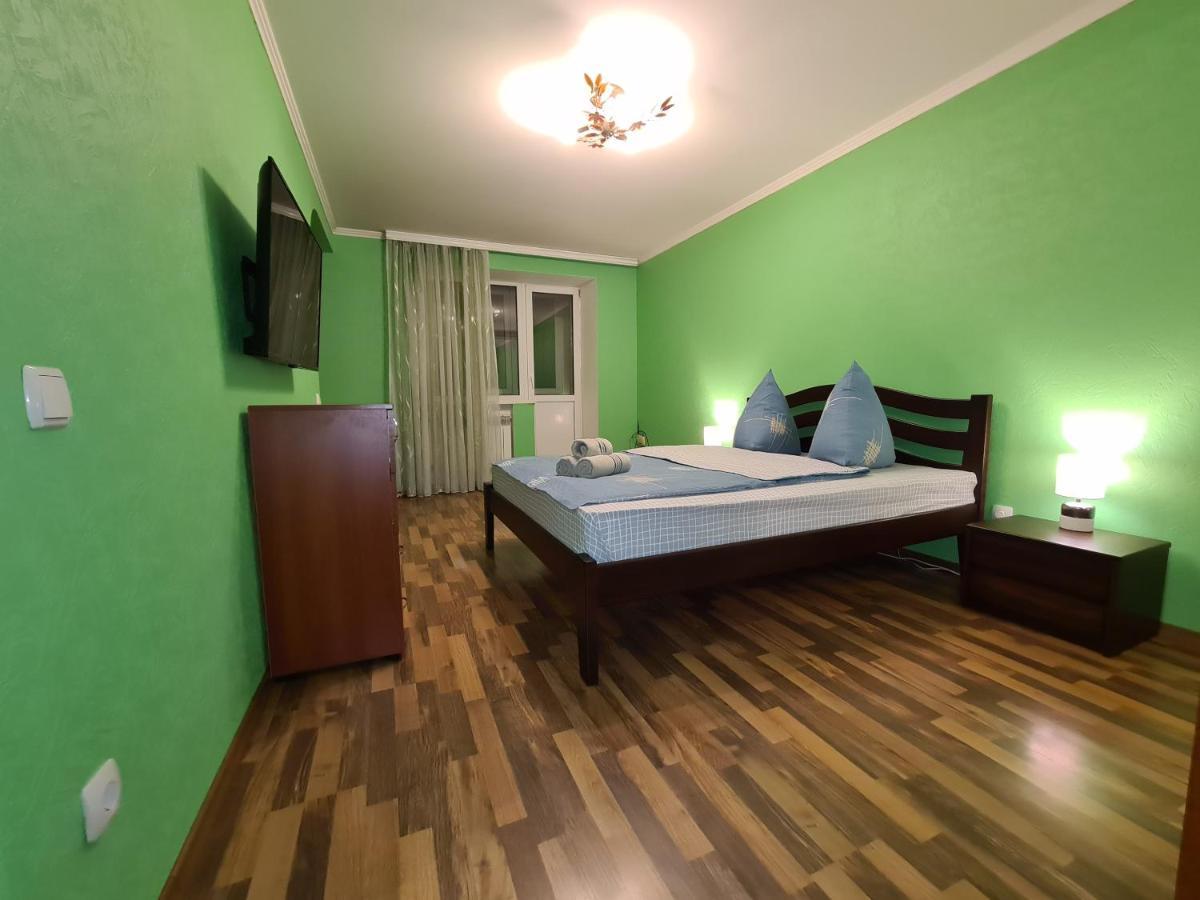 1-Room View Apartment Near Inturist On Sobornyi Avenue 143, By Grandhome Zaporizhia Zewnętrze zdjęcie