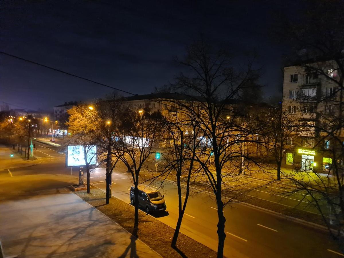 1-Room View Apartment Near Inturist On Sobornyi Avenue 143, By Grandhome Zaporizhia Zewnętrze zdjęcie