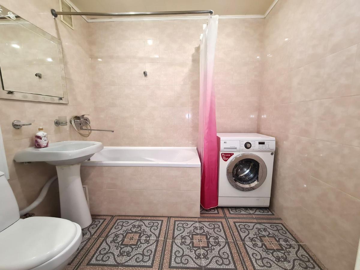 1-Room View Apartment Near Inturist On Sobornyi Avenue 143, By Grandhome Zaporizhia Zewnętrze zdjęcie