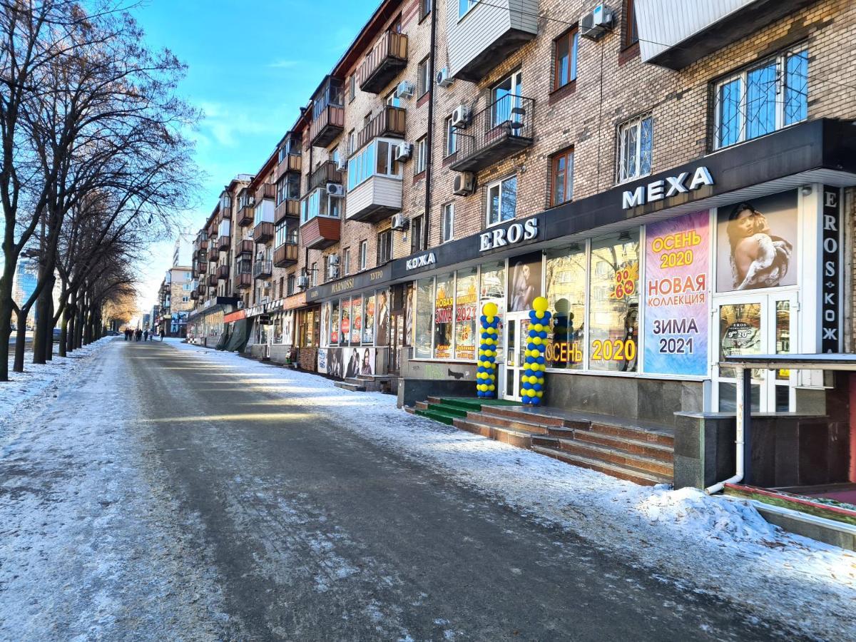 1-Room View Apartment Near Inturist On Sobornyi Avenue 143, By Grandhome Zaporizhia Zewnętrze zdjęcie